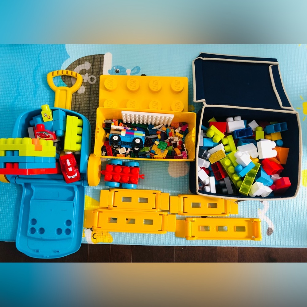 MEGA BLOKS and LEGO building toys